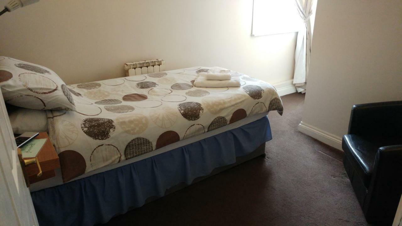 The Three Horseshoes Drayton Parslow Экстерьер фото